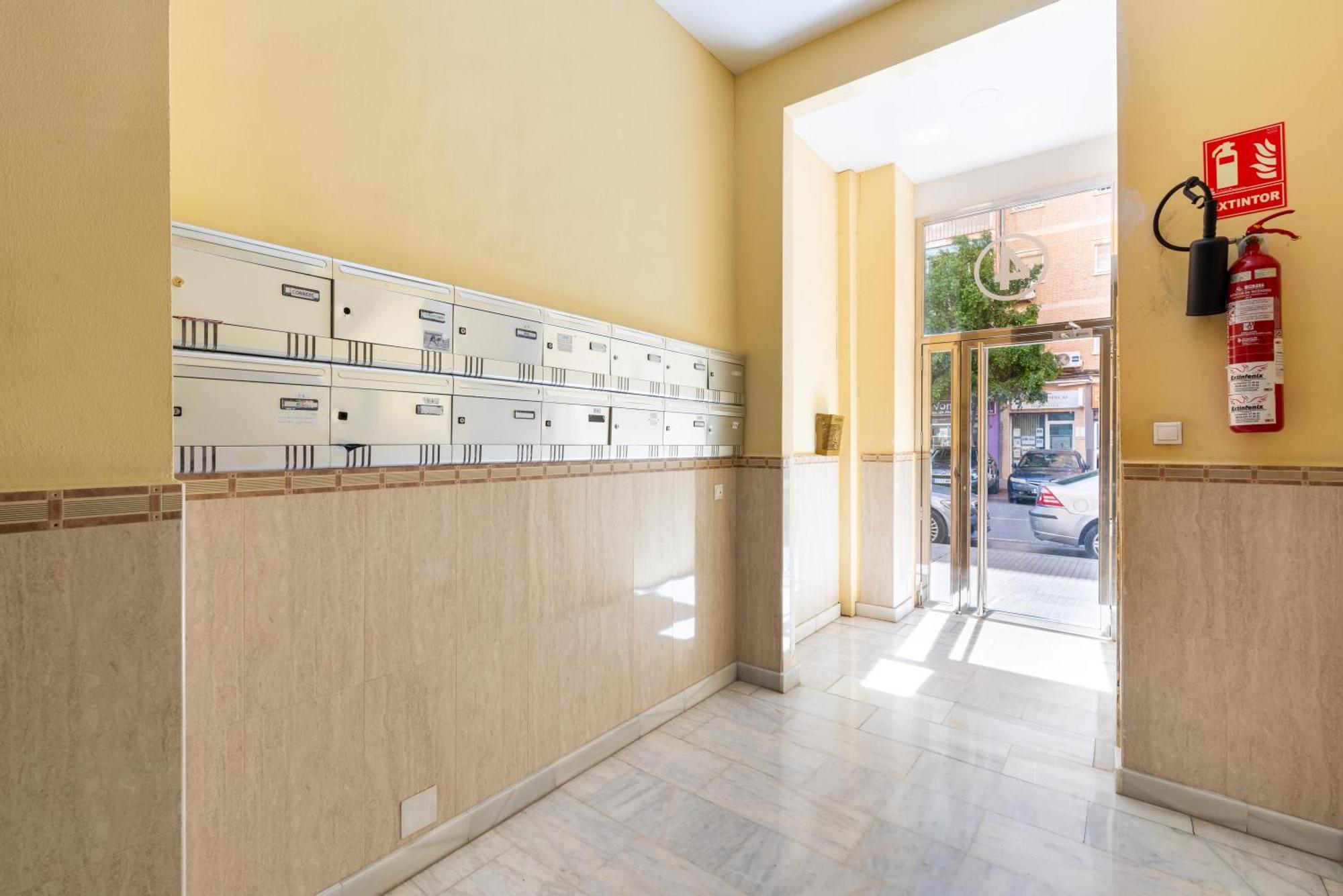 Wintowinrentals Quiet Apartment, Good Location, Free Parking Malaga Luaran gambar